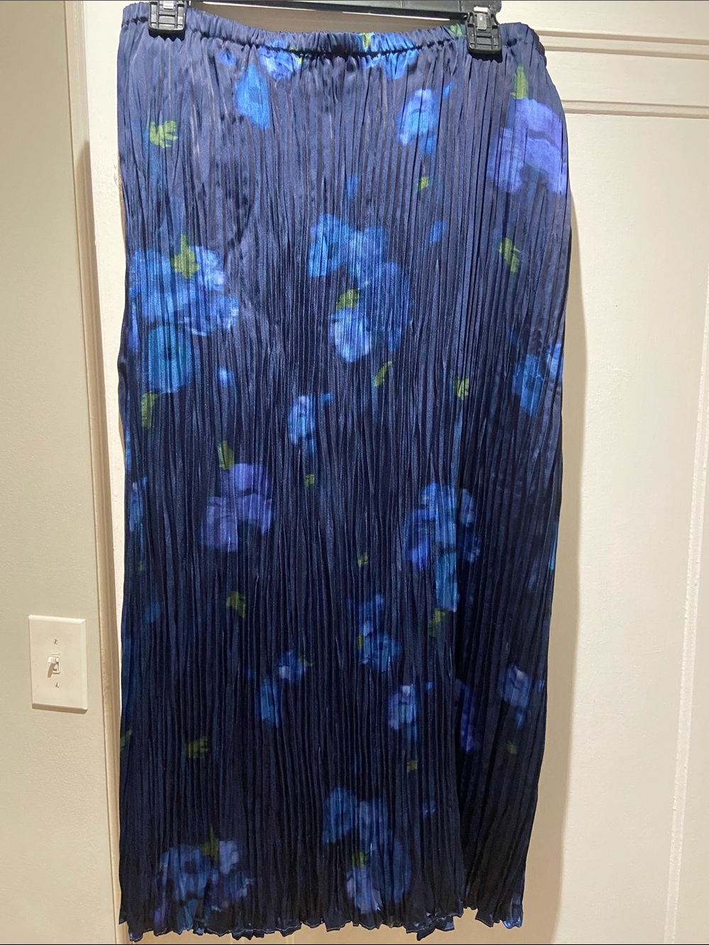 Vince Navy Blue Floral Pleated Maxi Skirt
